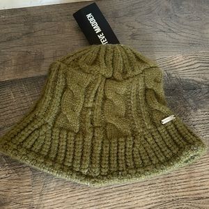Green/Olive Steve Madden bucket hat with tags!